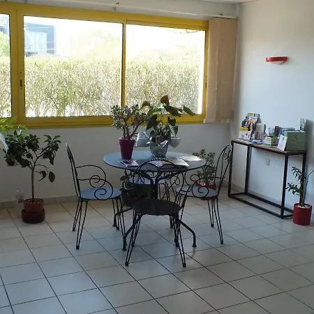 Отель Logis Restaurant Le Clos Saint Loup Bram
