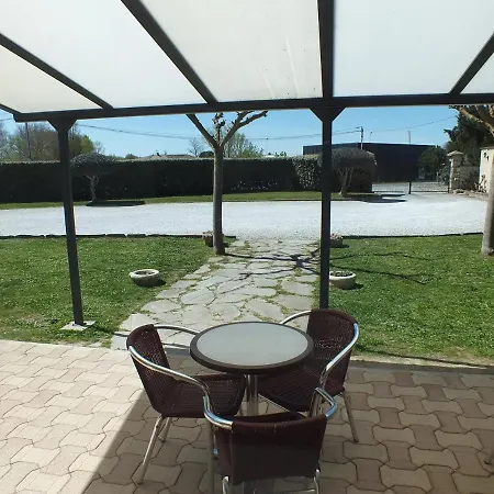 Отель Logis Restaurant Le Clos Saint Loup Bram