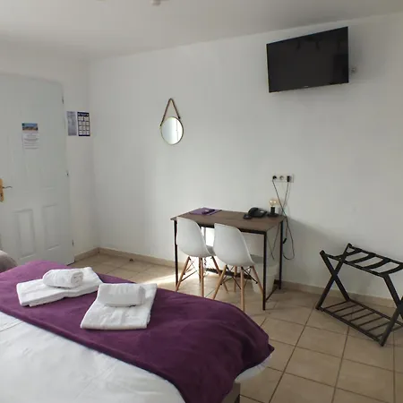 Отель Logis Restaurant Le Clos Saint Loup
