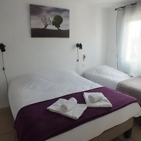 Отель Logis Restaurant Le Clos Saint Loup Bram