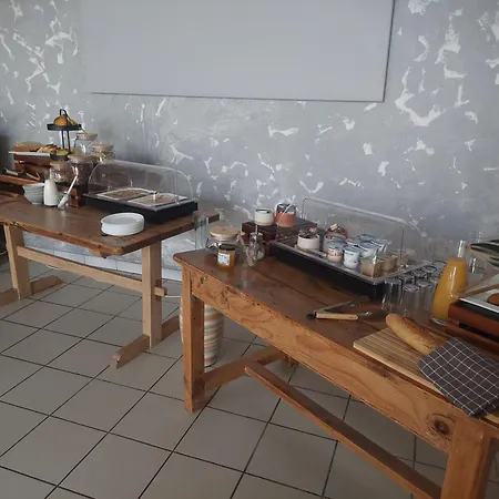 Logis Restaurant Le Clos Saint Loup Hotel 2*