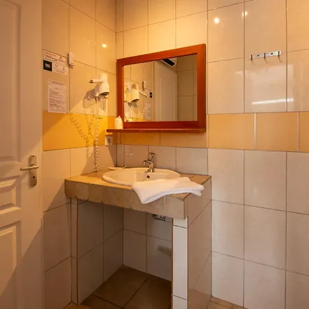 Logis Restaurant Le Clos Saint Loup 2*