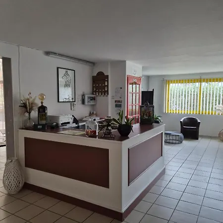 Logis Restaurant Le Clos Saint Loup ホテル Bram