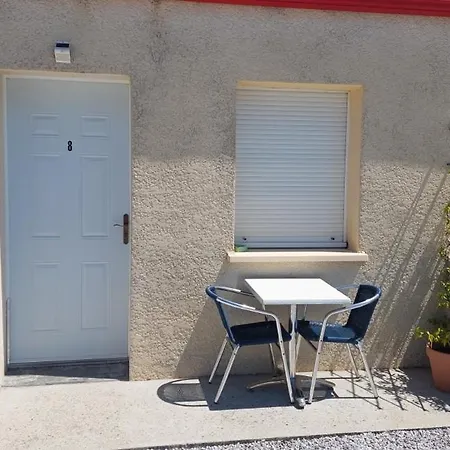 Ξενοδοχείο Logis Restaurant Le Clos Saint Loup Bram