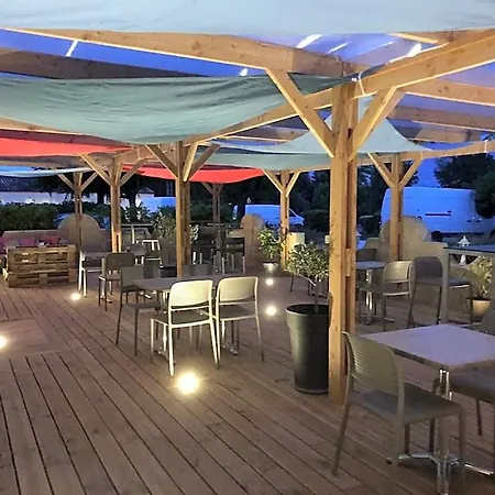 Otel Logis Restaurant Le Clos Saint Loup Bram
