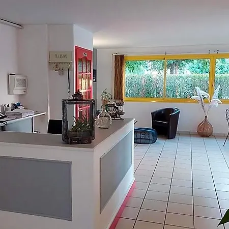 Hotel Logis Restaurant Le Clos Saint Loup 2*